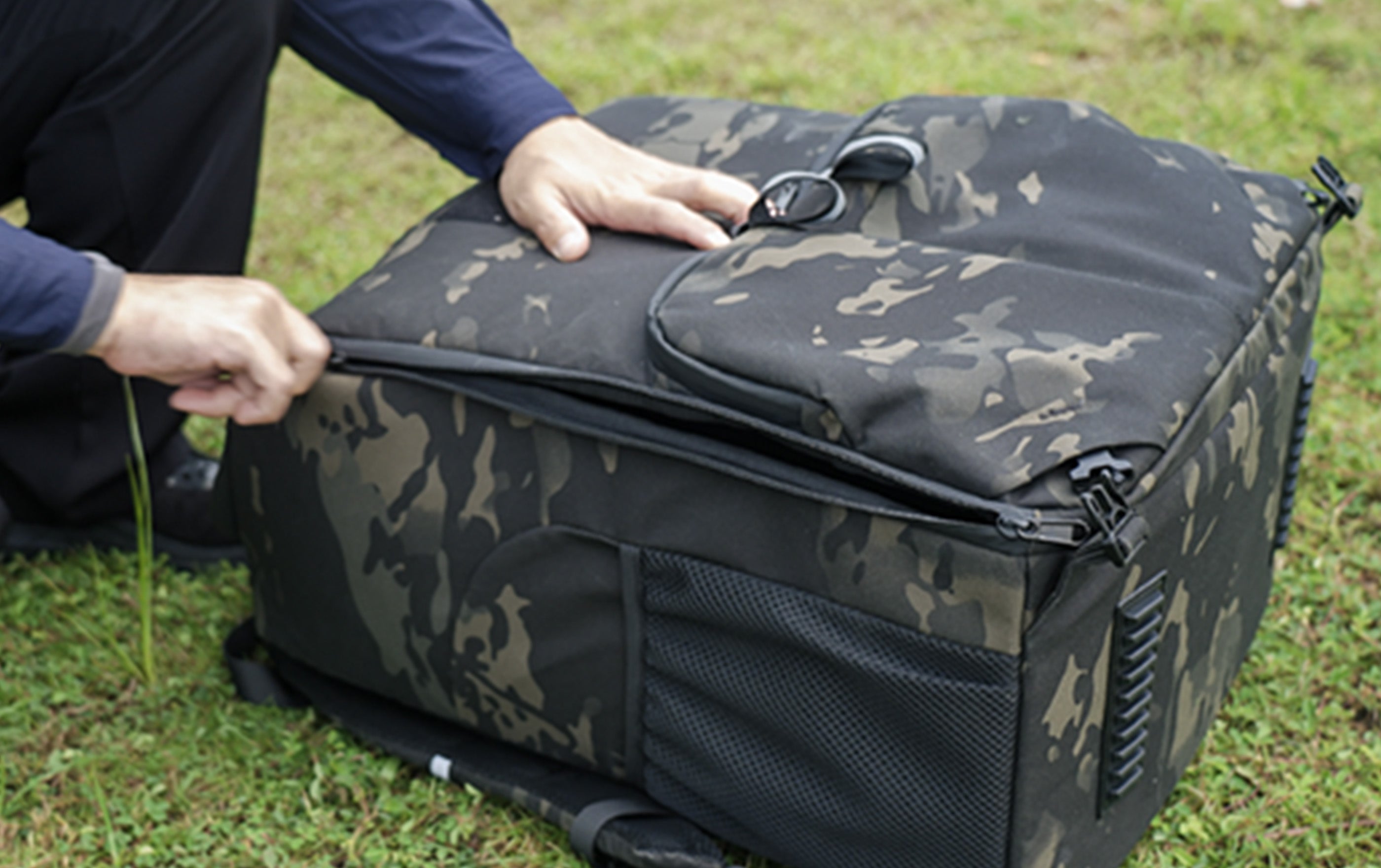 CZI Fast Deploy Tethered Suspension Light SKU CZ100