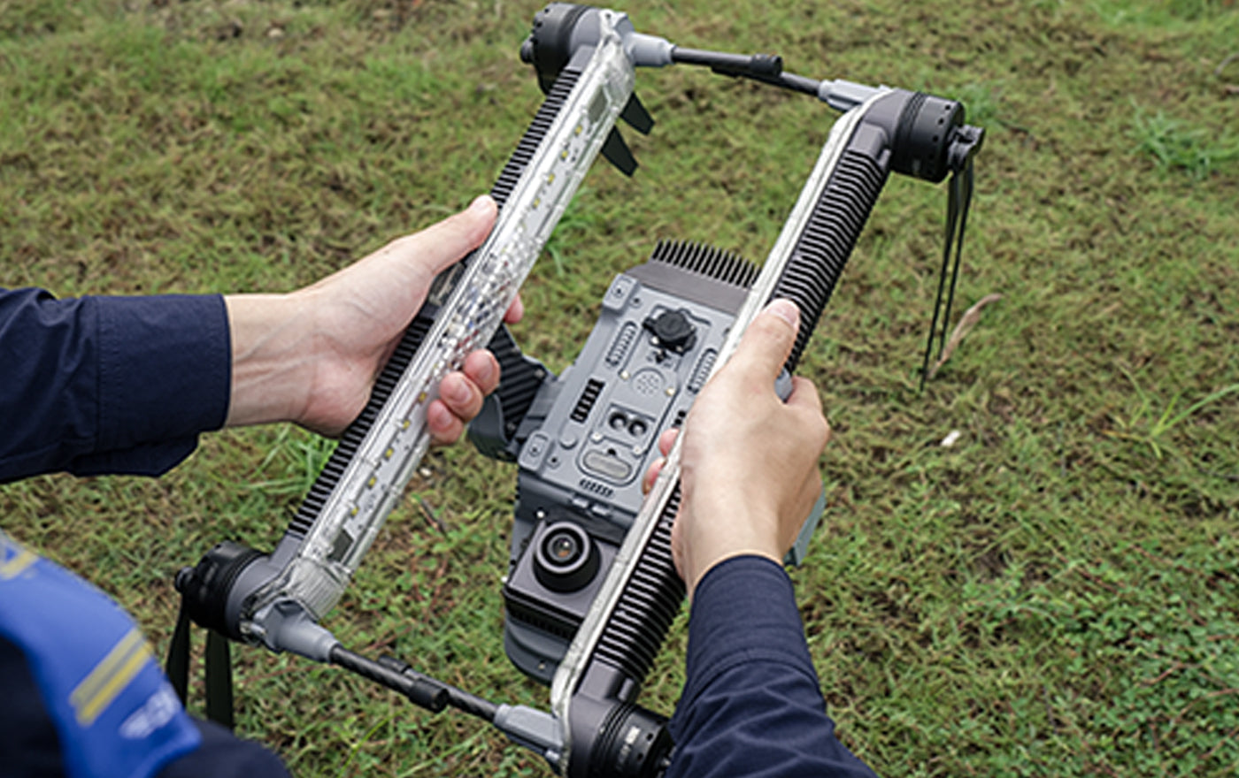 CZI Fast Deploy Tethered Suspension Light SKU CZ100