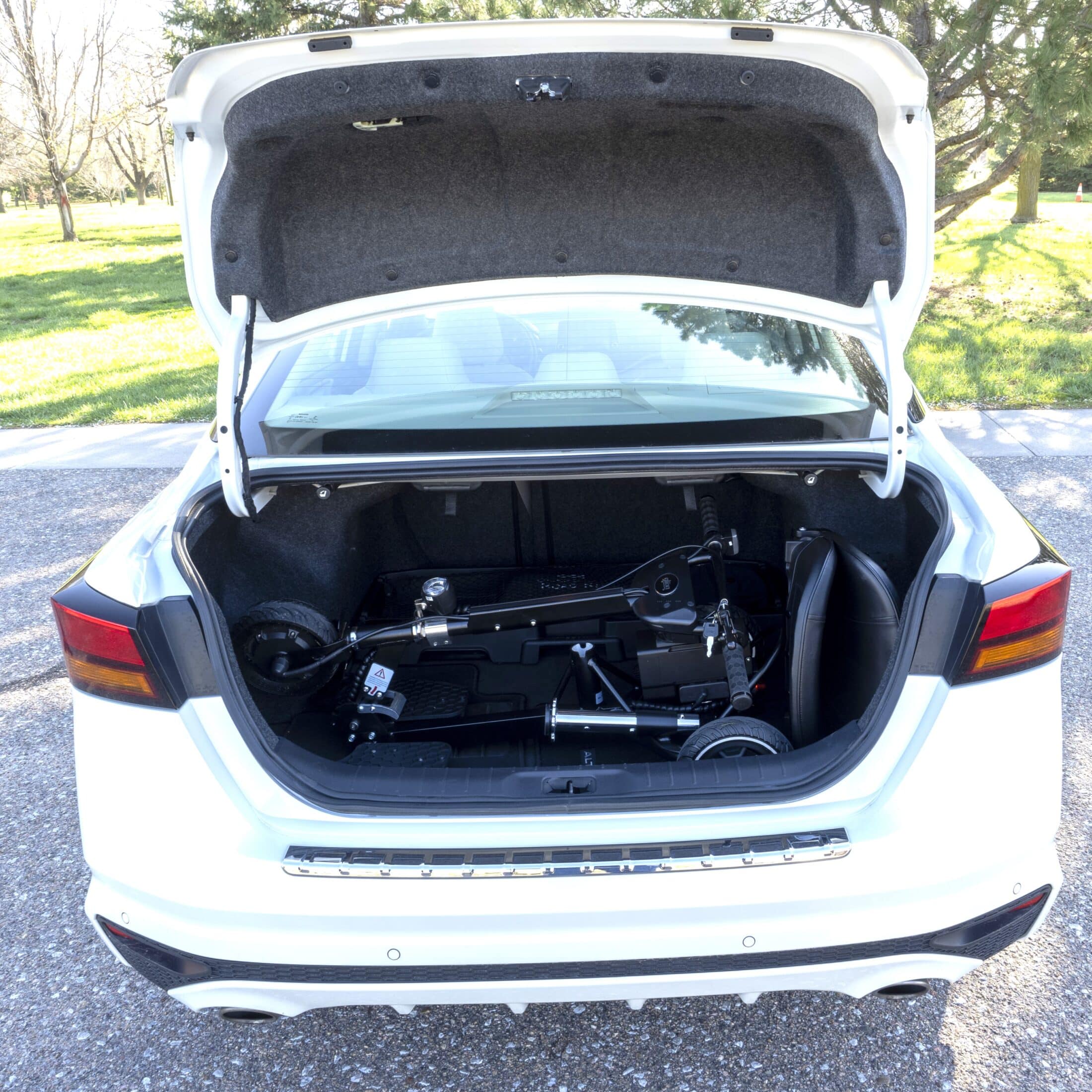 GLion SNAPnGO Mobility Scooter Deluxe Edition SKU S335.1DLX