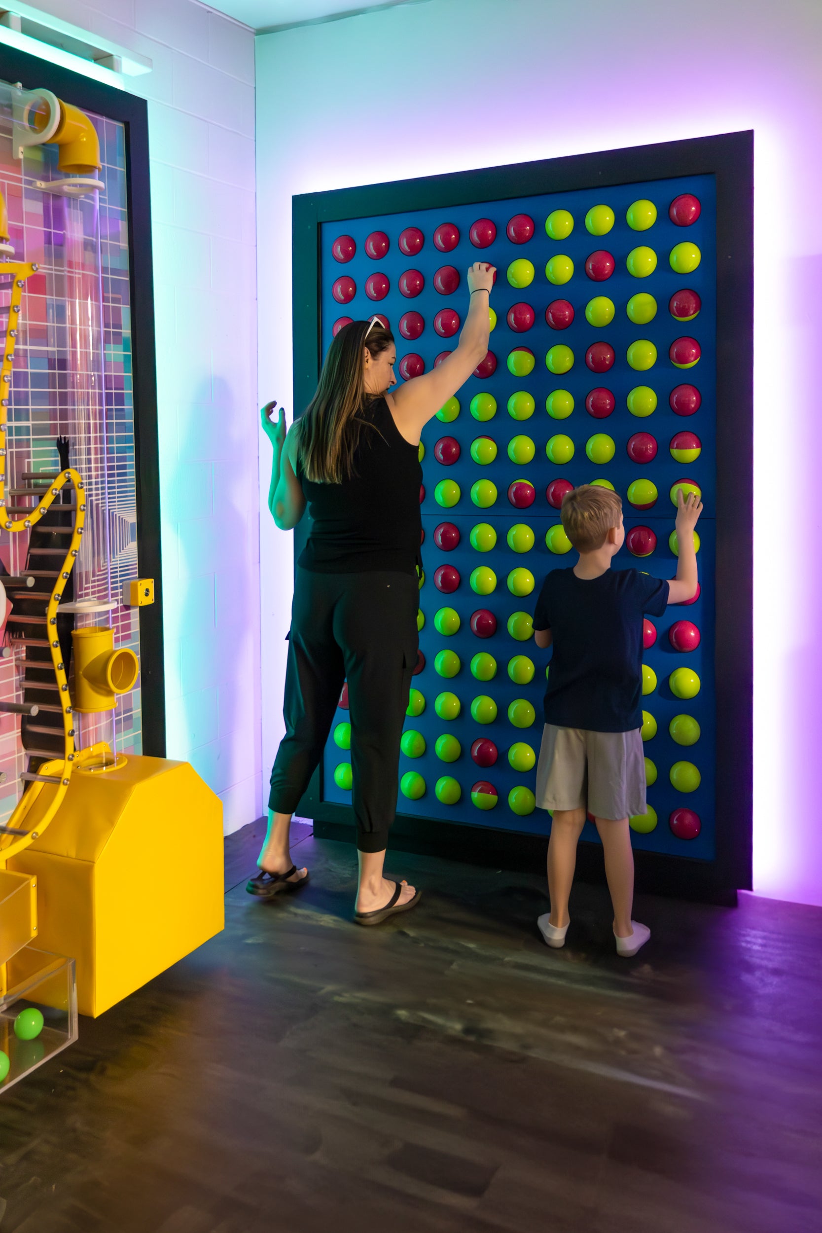 LiteZilla Spinfinity Wall Outdoor Proof SKU LZ-SPF-OTD