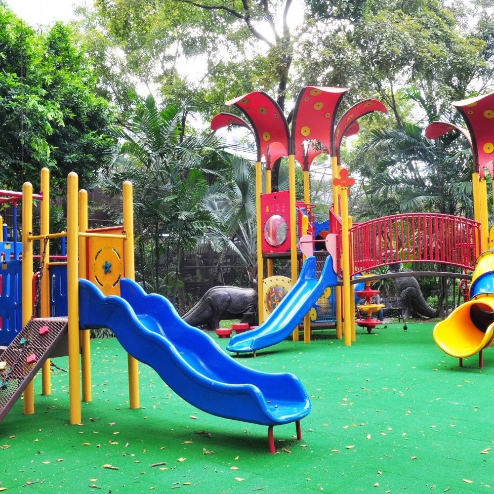 Playgrounds With 11 - 20 Ground Level Components