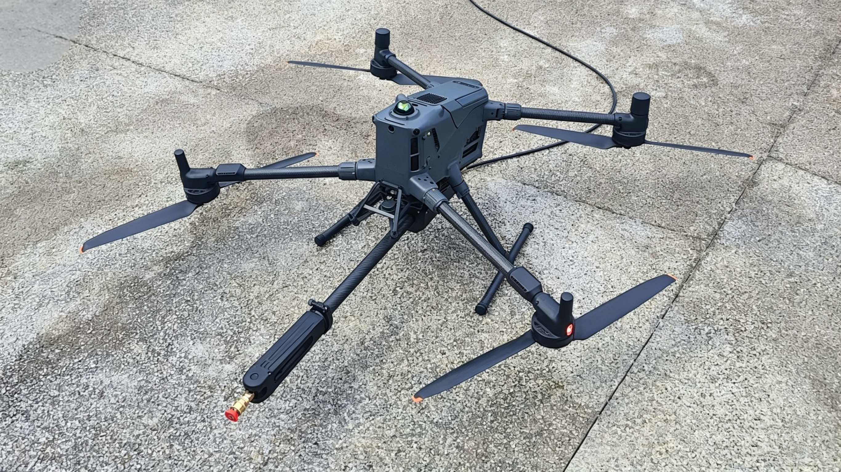 AeroClean P3, T50 Tethered Spray Cleaning System For DJI M400, Industrial Payload SKU AearoClean-P3-50M
