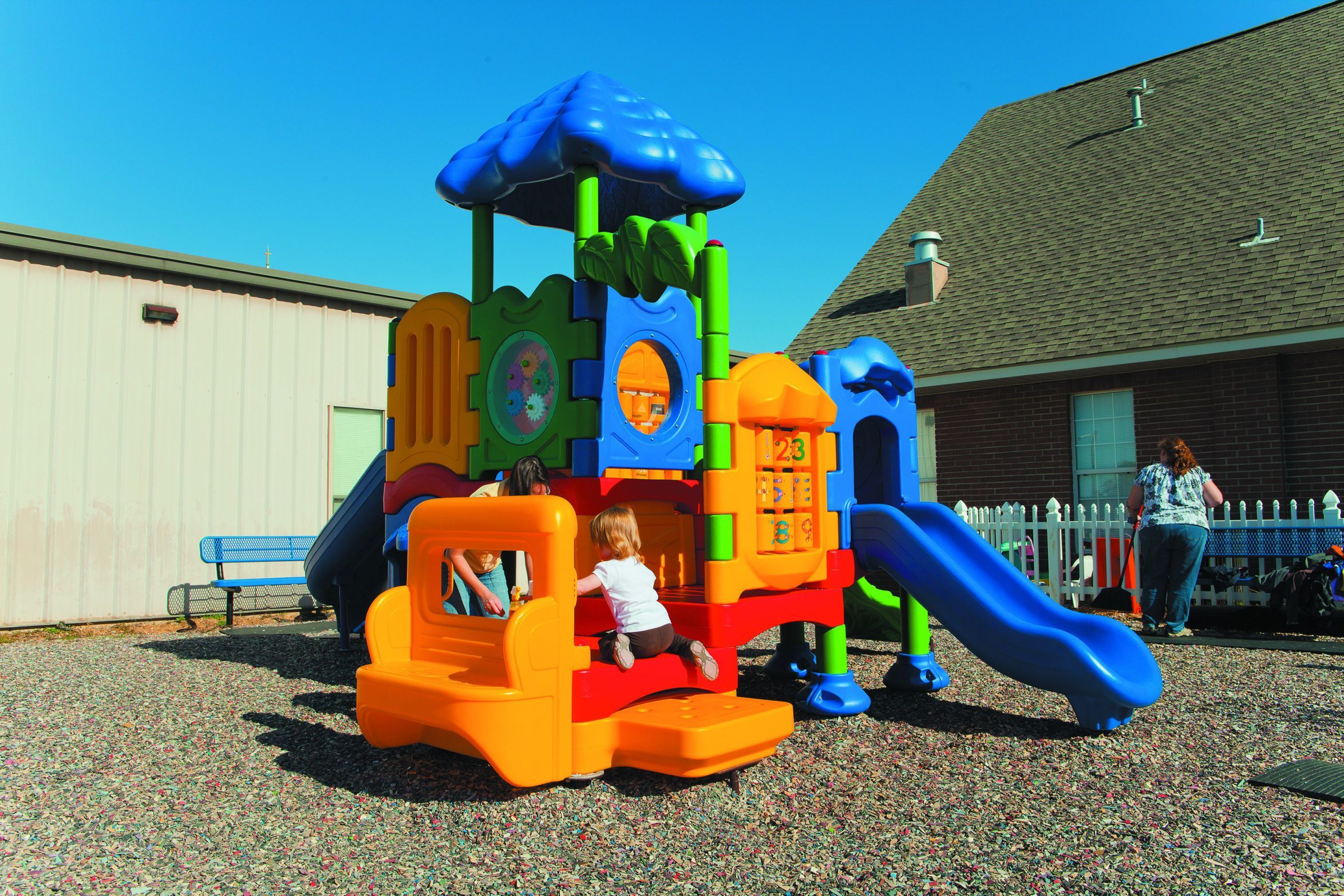 UltraPlay Discovery Range Playground w/ Roof SKU DC-5XLG